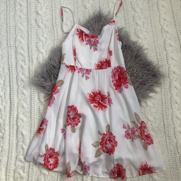 Old Navy Dresses & Skirts - Old Navy MP white floral mini dress